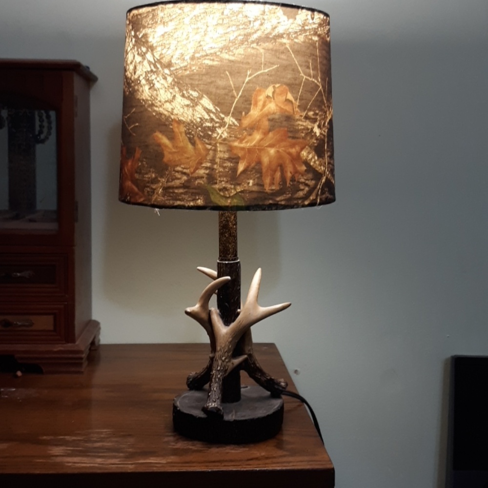Camo lamp